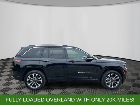 Used 2023 Jeep Grand Cherokee Overland w/ Luxury Tech Group IV AWD/4WD image 6