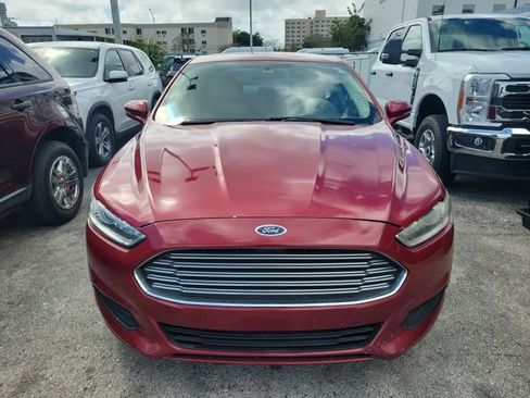 Used 2016 Ford Fusion SE image 2