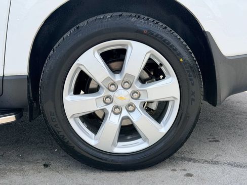 Used 2017 Chevrolet Traverse LT w/ Style and Technology Package FWD image 32