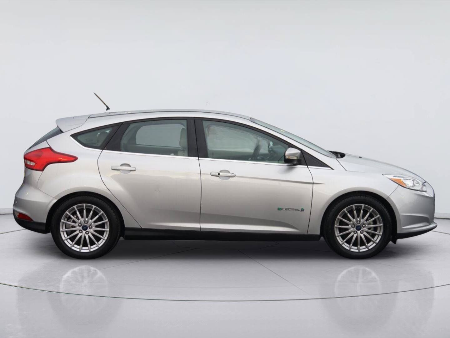 Used 2016 Ford Focus Electric Hatchback FWD image 5