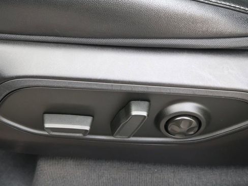 Used 2024 Jeep Grand Cherokee Limited image 32