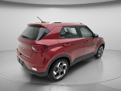Used 2025 Hyundai Venue SEL FWD image 4