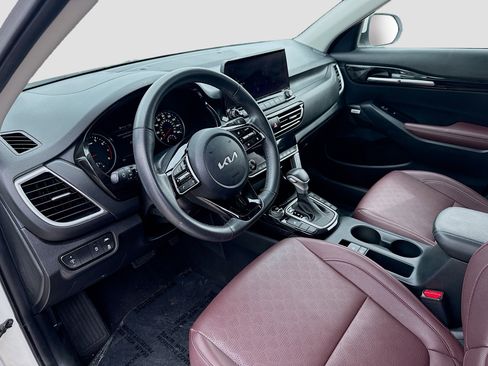 Used 2023 Kia Seltos SX image 9