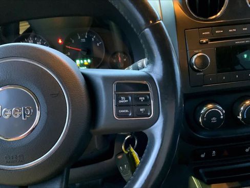 Used 2011 Jeep Patriot Latitude AWD/4WD image 23