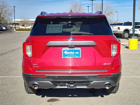 Used 2022 Ford Explorer XLT w/ Equipment Group 202A image 12