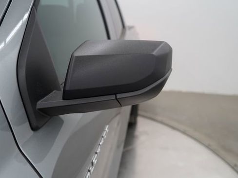 Used 2025 Chevrolet Colorado W/T image 76