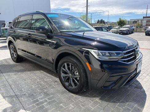 Certified 2023 Volkswagen Tiguan SE image 9