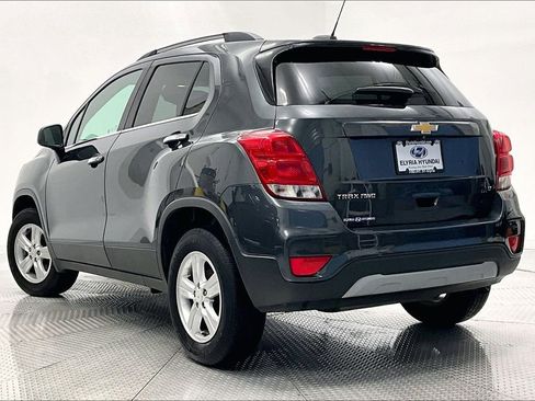 Used 2018 Chevrolet Trax LT w/ LT Convenience Package image 12