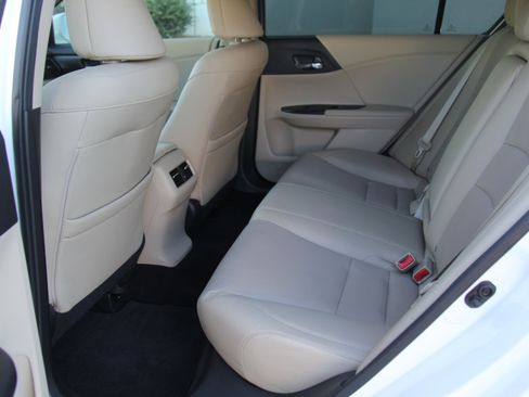 Used 2015 Honda Accord EX-L image 24