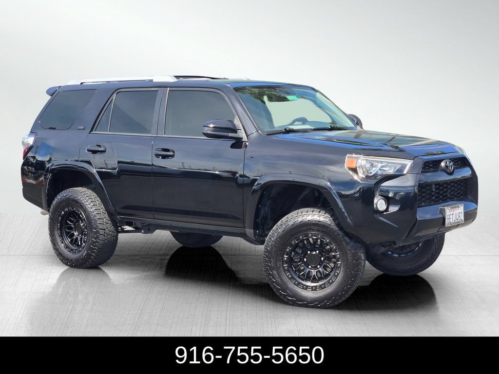 Used 2018 Toyota 4Runner SR5 AWD/4WD image 1