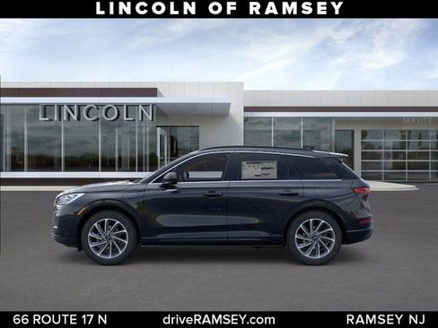 New 2026 Lincoln Corsair Grand Touring AWD/4WD image 3