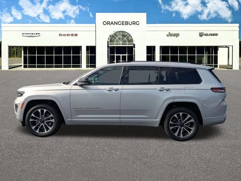 Used 2021 Jeep Grand Cherokee L Overland w/ Luxury Tech Group IV AWD/4WD image 5