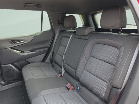 New 2026 Chevrolet Equinox LT w/ Safety and Technology Package FWD image 21