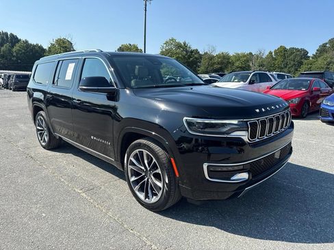 Used 2024 Jeep Wagoneer L Series III w/ Premium Group I AWD/4WD image 7