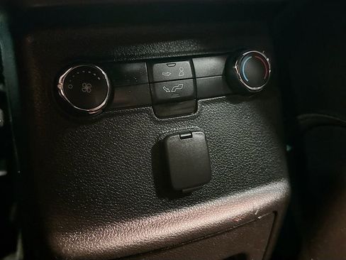 Used 2016 Ford Explorer XLT w/ Equipment Group 202A image 29