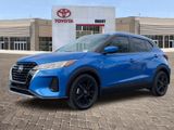 Used 2022 Nissan Kicks SV image 2