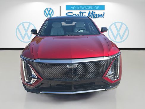 Used 2024 Cadillac Lyriq Luxury RWD image 2