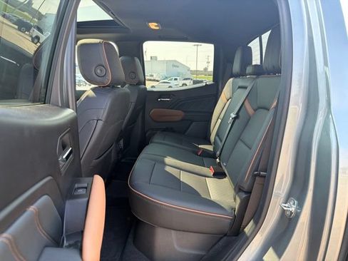 Used 2024 GMC Canyon AT4 w/ AT4 Premium Package AWD/4WD image 17