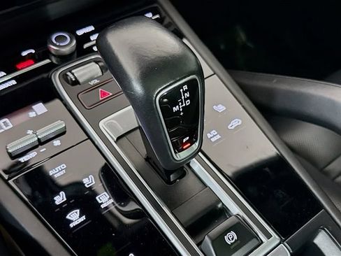 Used 2020 Porsche Cayenne Turbo AWD/4WD image 17