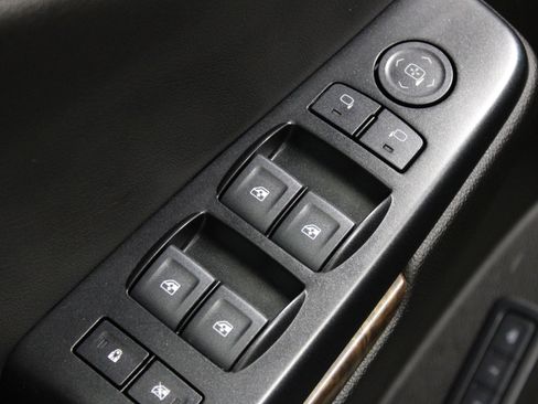 Used 2020 Chevrolet Suburban LT AWD/4WD image 4