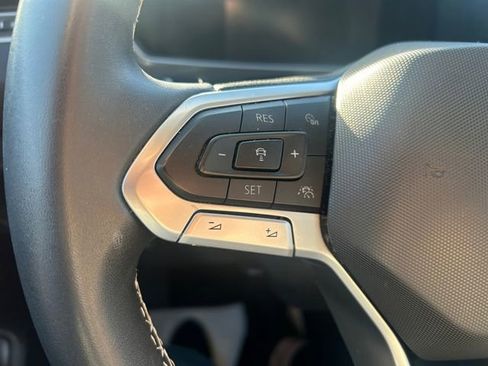 Used 2022 Volkswagen Tiguan SE image 25