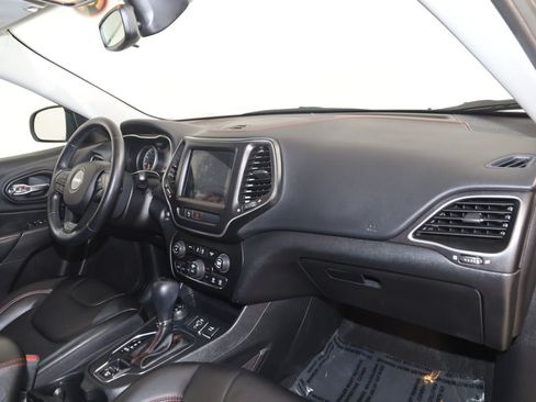 Used 2020 Jeep Cherokee Trailhawk w/ Cold Weather Group AWD/4WD image 38