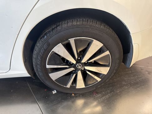 Used 2022 Nissan Altima 2.5 SV w/ SV Premium Package image 10