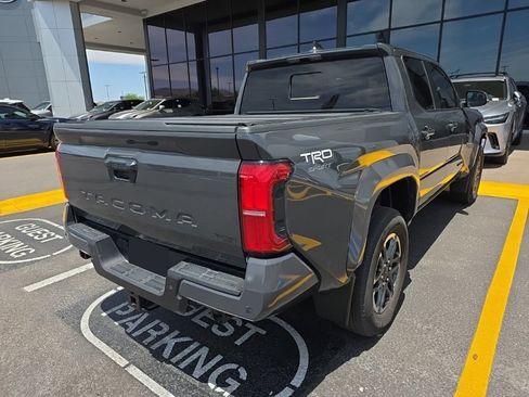 Used 2024 Toyota Tacoma TRD Sport w/ TRD Sport Upgrade Package RWD image 4