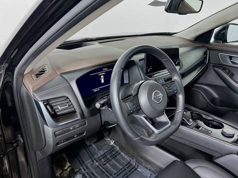 Used 2021 Nissan Rogue Platinum image 8