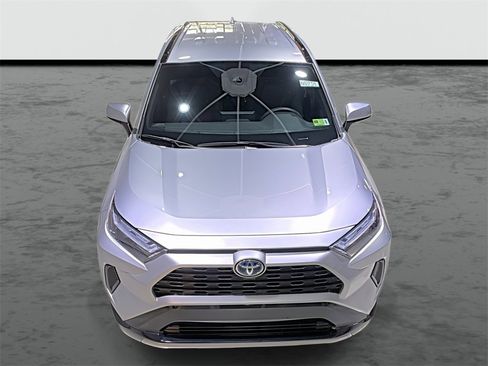 Used 2023 Toyota RAV4 SE image 6