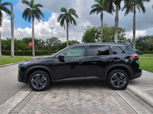 Used 2024 Nissan Rogue SV FWD image 18