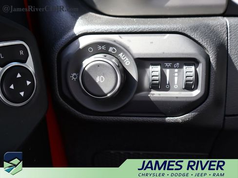 Used 2021 Jeep Wrangler Unlimited Sport w/ Sun And Sound Package AWD/4WD image 33