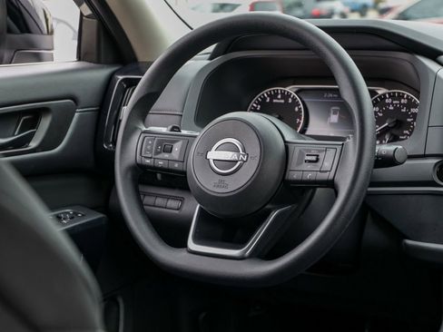 Used 2025 Nissan Pathfinder S image 25