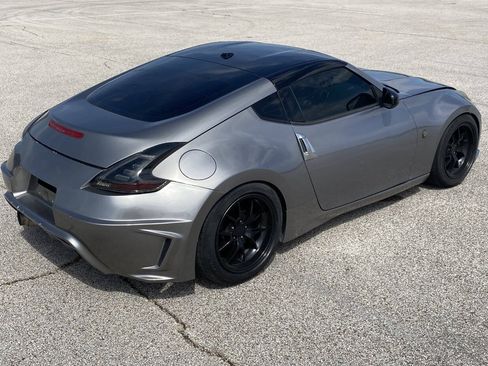 Used 2009 Nissan 370Z Touring RWD image 6