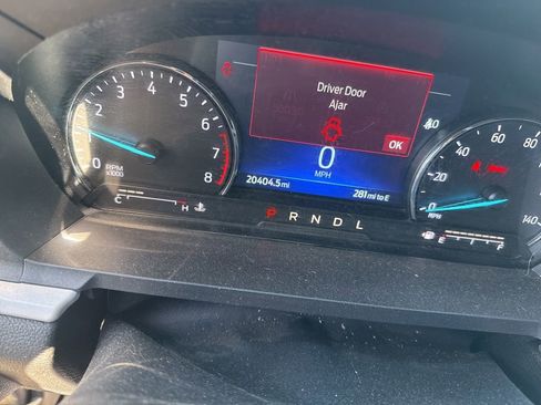 Used 2023 Ford Explorer XLT image 5