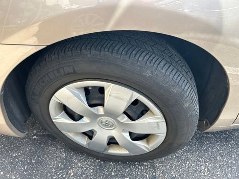 Used 2009 Toyota Camry LE FWD image 13