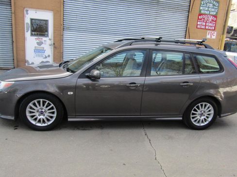 Used 2008 Saab 9-3 2.0T w/ Moonroof Package image 2