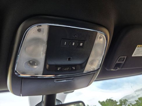 Used 2018 Jeep Grand Cherokee Altitude RWD image 22