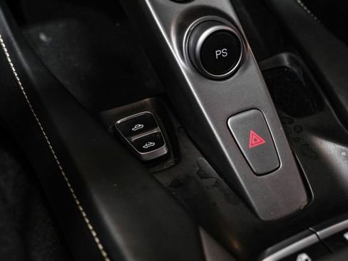 Used 2019 Ferrari Portofino image 35