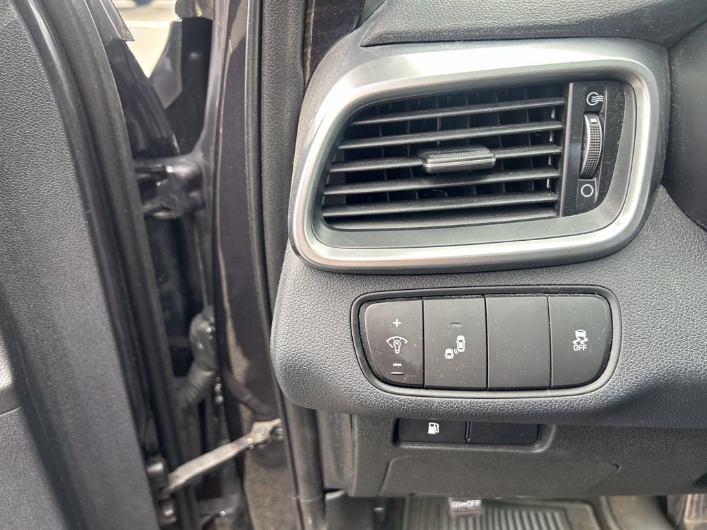 Used 2019 Kia Sorento AWD image 13