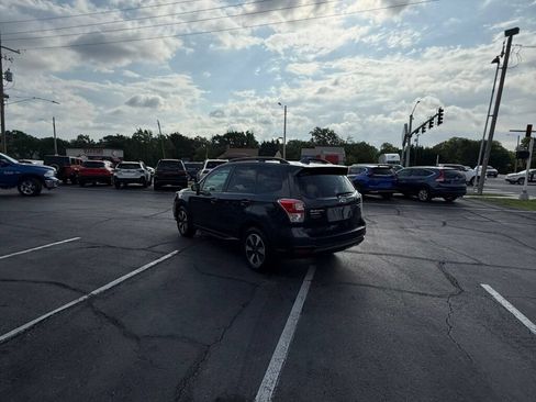 Used 2017 Subaru Forester 2.5i Premium AWD/4WD image 10