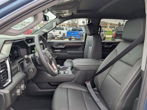 New 2026 GMC Sierra 1500 Denali w/ LPO, Black Badging Package AWD/4WD image 5