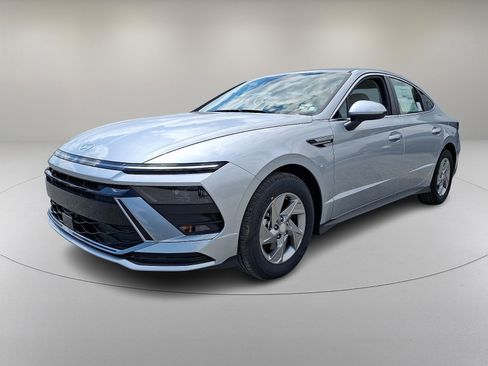 New 2026 Hyundai Sonata SE FWD image 3