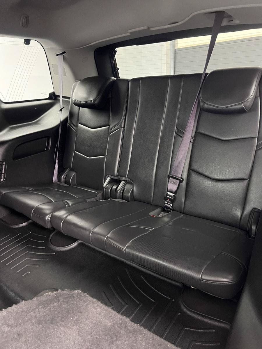 Used 2016 Cadillac Escalade Luxury AWD/4WD image 23