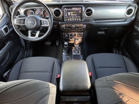 Used 2020 Jeep Gladiator Overland w/ Dual Top Group image 12