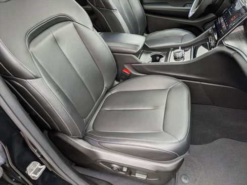 Used 2024 Jeep Grand Cherokee Limited AWD/4WD image 29