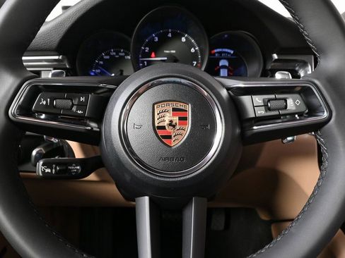 Certified 2026 Porsche Macan image 8