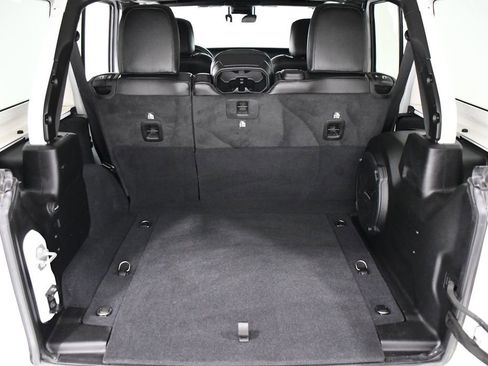 Used 2022 Jeep Wrangler Unlimited Sahara image 21