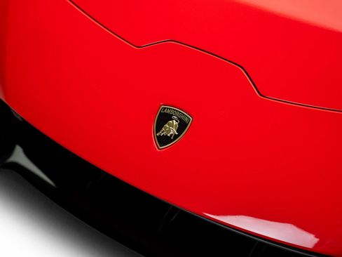 Used 2020 Lamborghini Huracan EVO RWD image 6