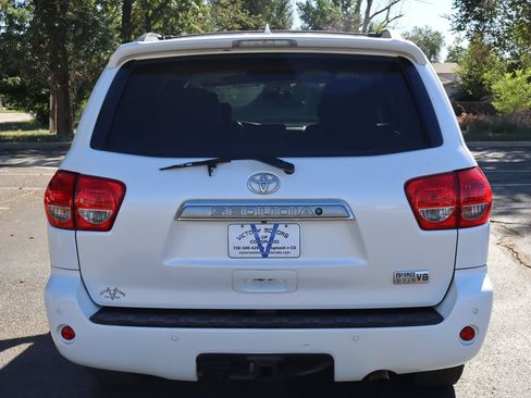 Used 2014 Toyota Sequoia Platinum RWD image 6